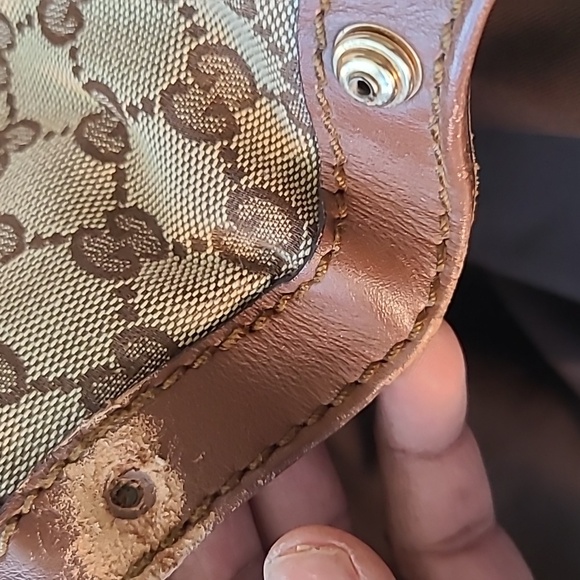 Gucci Sukey Gucci Tan and Brown Monogram Shoulder Bag - Picture 5 of 8